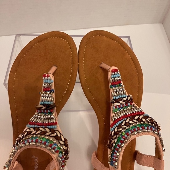 Top Moda Embellished sandals size 7  flops , thongs beaded flats - Picture 2 of 4